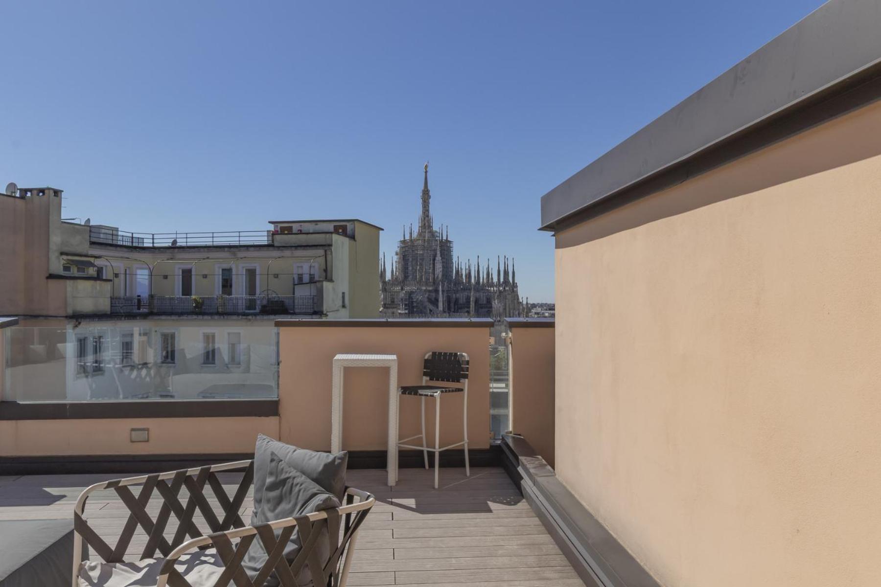 San Babila Central Tower With Panoramic Terrace Overlooking Duomo By Rentopolis Milánó Kültér fotó