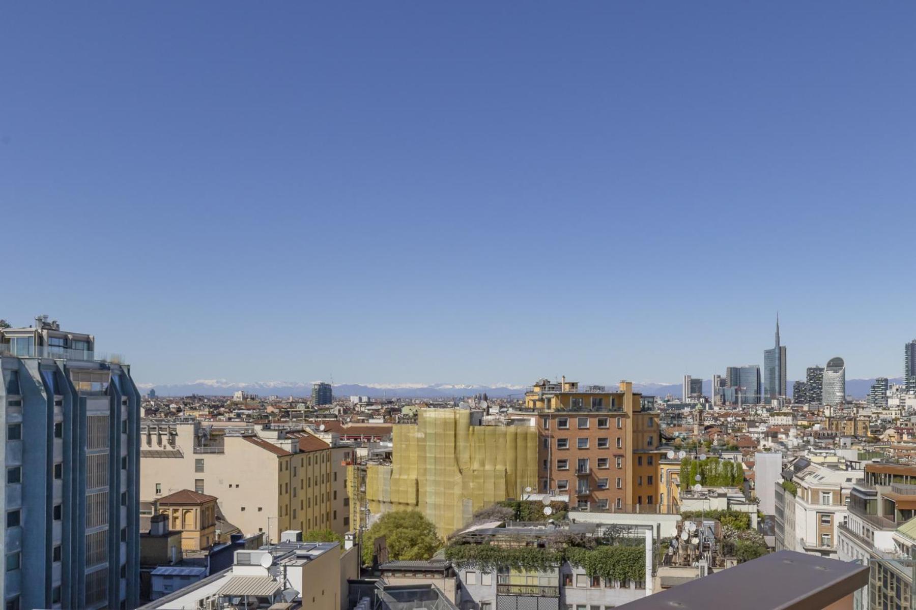 San Babila Central Tower With Panoramic Terrace Overlooking Duomo By Rentopolis Milánó Kültér fotó